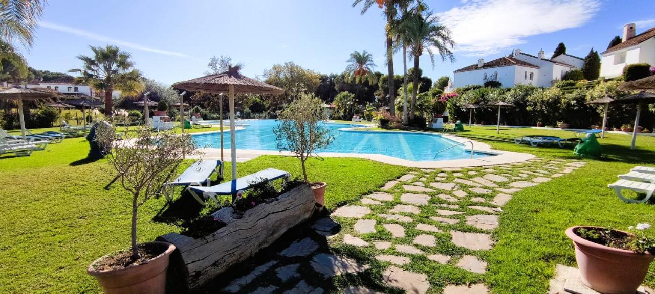 Apartamento Con Jardin Y Piscina En Playa Estepona Exterior photo